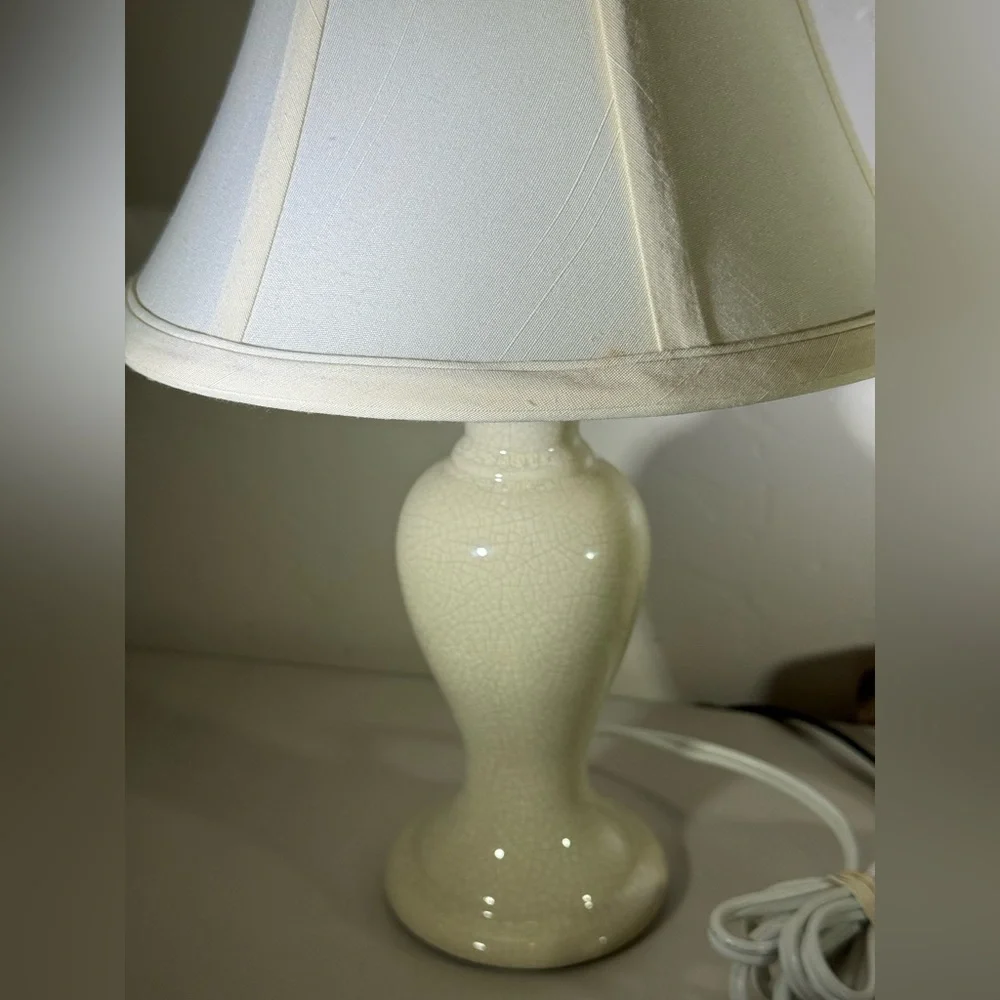 Vintage Cream Beige Table Lamp Accent Ceramic ~15”‎ Tall Decor